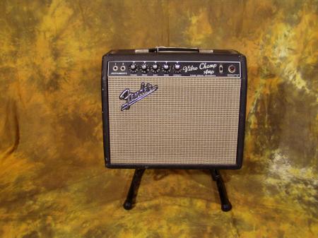 FENDER 1967 VIBRO CHAMP AMPLIFIER