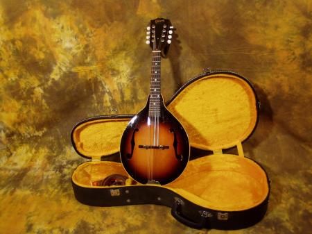 1956 GIBSON A40 MANDOLIN w/NOHSC